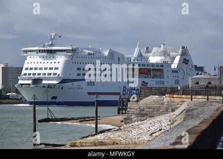 Reisen nach Frankreich aus Großbritannien: EIN BRETAGNE FÄHRE, PORTSMOUTH HARBOUR, 26. April 2018 Stockfoto