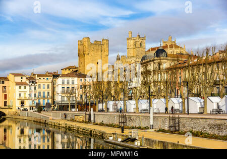 Gebäude im Stadtzentrum von Narbonne - Frankreich Stockfoto