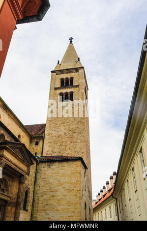 St. George's Basilika, Ostseite, Prager Burg, Tschechische Republik Stockfoto