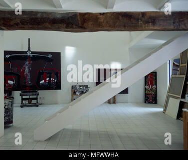 Blick auf eine Treppe im Flur Stockfoto