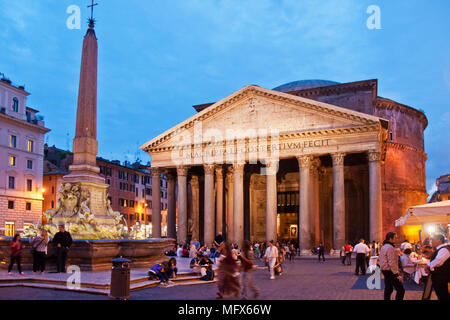 Das Pantheon, ein UNESCO-Weltkulturerbe, wurde ursprünglich während der Regierungszeit des Augustus als Tempel für alle Götter von Rom errichtet und umgebaut, da wir Stockfoto