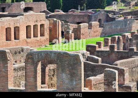 Römischer Häuser von Ostia Antica. An der Mündung des Flusses Tiber, der römischen Hafenstadt Ostia war vor zweitausend Jahren. Italien Stockfoto