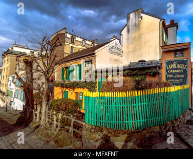 Au Lapin Agile, die Agile Rabbit, einem berühmten Montmartre Cabaret/Disco, in einem kleinen Haus im Dorf bei 22 Rue Montmartre, Paris Stockfoto