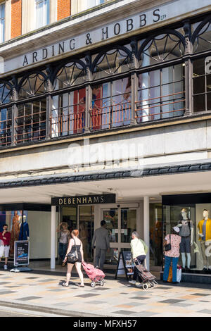 Die alte Arding & Hobbs Kaufhaus in Clapham Junction enthält jetzt einen Zweig der Debenhams. Stockfoto