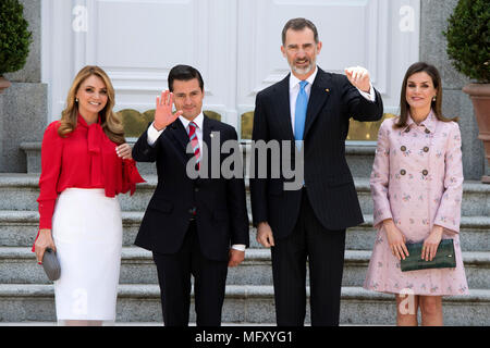 Madrid, Spanien. 25 Apr, 2018. König Felipe VI. Von Spanien und Königin Letizia von Spanien erhielt Präsident Enrique Peña Nieto mit Frau Angelica Rivera de Pena im Palacio de la Zarzuela. Madrid, 25.04.2018 | Verwendung der weltweiten Kredit: dpa/Alamy leben Nachrichten Stockfoto