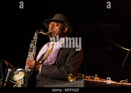 Torino, Italien. 26. April 2018. American Jazz saxophonist Archie Shepp im Konzert an Torino Jazz Festival Stockfoto