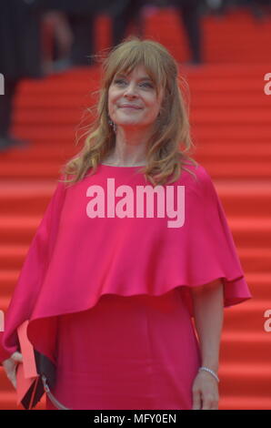 Moskau, Russland. 26. April 2018. Gäste und Mitglieder der Jury über die rote Treppe von der Abschlussfeier der 40. Internationalen Filmfestivals Moskau. Moskau. April 26, 2018. Credit: Pavel Kashaev/Alamy leben Nachrichten Stockfoto