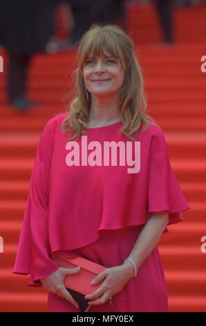 Moskau, Russland. 26. April 2018. Gäste und Mitglieder der Jury über die rote Treppe von der Abschlussfeier der 40. Internationalen Filmfestivals Moskau. Moskau. April 26, 2018. Credit: Pavel Kashaev/Alamy leben Nachrichten Stockfoto