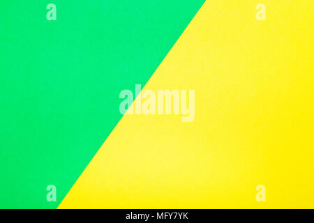 Die grüne und die gelbe Farbe Papier Textur Hintergrund. Trend Farben, geometrische Papier Hintergrund. Bunte aus weichem Papier Hintergrund. Stockfoto