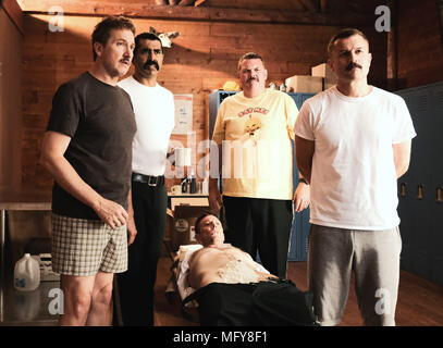 RELEASE DATE: April 20, 2018 TITEL: Super Troopers 2 STUDIO: Fox Searchlight Pictures Regie: Jay Chandrasekhar PLOT: Wenn eine grenzüberschreitende Streitigkeit zwischen den USA und Kanada, die Super Troopers mit der Errichtung einer Highway Patrol Station in dem umstrittenen Gebiet betraut sind. Hauptdarsteller: Jay Chandrasekhar, Erik Stolhanske, Steve Lemme, Paul Soter, Kevin Hefferman. (Bild: © Fox Searchlight Bilder/Unterhaltung Bilder) Stockfoto