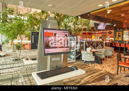 Singapur - ca. November 2015: in Singapur Changi Airport. Stockfoto