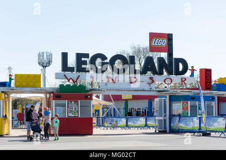 Eingang zum Legoland Windsor, Windsor, Berkshire, England, Vereinigtes Königreich Stockfoto