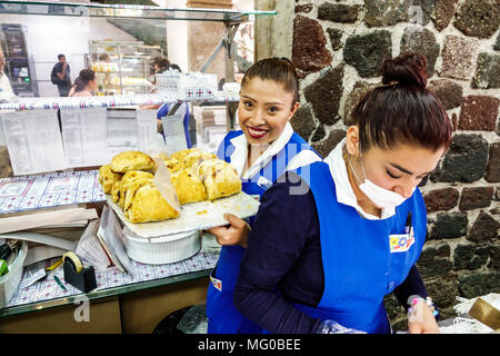 Mexiko-Stadt, Mexikanisch, Hispanic, historisches Zentrum, Calle 16 de Septiembre, Pastaleria la Ideal, Bäckerei, Theke, Gebäck, weibliche Frauen, lächelnd, empl Stockfoto