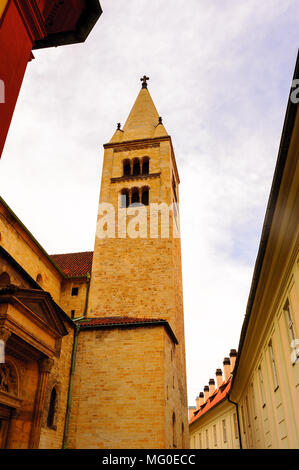 St. George's Basilika, Ostseite, Prager Burg, Tschechische Republik Stockfoto