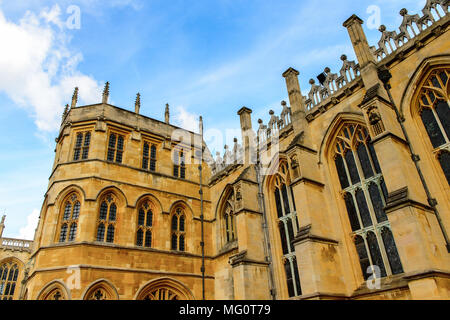 St George's Kapelle, untere Station, Schloss Windsor, Berkshire, England. Offizielle Residenz Ihrer Majestät der Königin Stockfoto