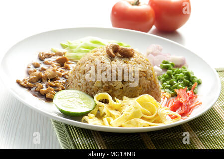 Gebratener Reis. Teil einer Serie von neun asiatischen Speisen. Stockfoto