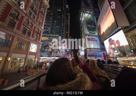 Foto von der Oberseite der Tour Bus in New York City Stockfoto