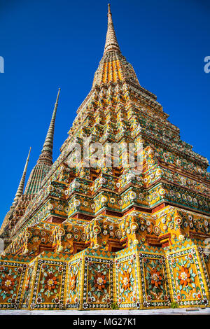 Wat Pho auch bekannt als der Tempel des Liegenden Buddha ist ein Königlicher Tempel der ersten Klasse, einer von zehn solcher Tempel in Bangkok und 23 in Thailand. Stockfoto