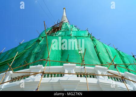 Weiße Pagode in Wat im Bau AG Tempel, Bangkok Thailand. Stockfoto