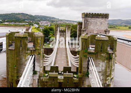 Bidge der Conway Castle ist eine mittelalterliche Festung in Conwy, Wales, UNESCO Weltkulturerbe Stockfoto