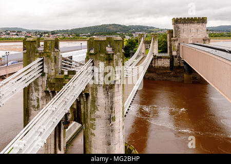 Bidge der Conway Castle ist eine mittelalterliche Festung in Conwy, Wales, UNESCO Weltkulturerbe Stockfoto