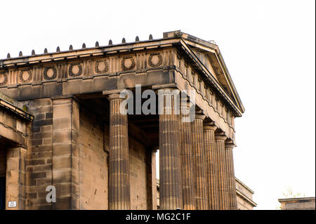 Architektur von Edinburgh, Schottland. Altstadt und Neustadt sind Weltkulturerbe der UNESCO Stockfoto