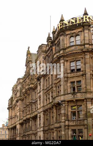 Architektur von Edinburgh, Schottland. Altstadt und Neustadt sind Weltkulturerbe der UNESCO Stockfoto