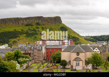 Architektur von Edinburgh, Schottland. Altstadt und Neustadt sind Weltkulturerbe der UNESCO Stockfoto