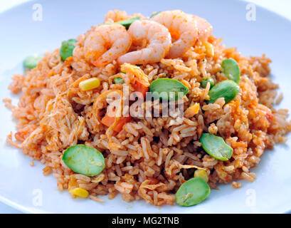 Gebratener Reis. Teil einer Serie von neun asiatischen Speisen. Stockfoto