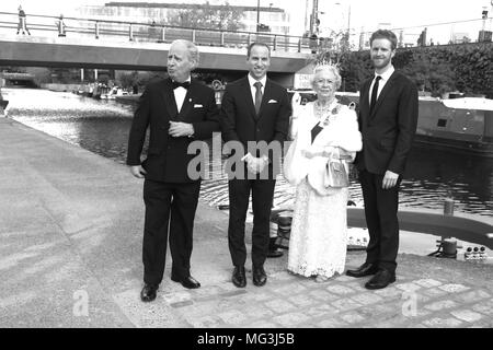 Whirlpool mit Royal lookalikes feiern Prinz Harry's Junggesellenabschied am 26. April 2018 Stockfoto