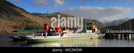 Blick auf den Ullswater Dampfer in Glenridding pier, Nationalpark Lake District, Cumbria County, England, Großbritannien Stockfoto