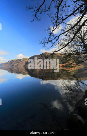 Frühling Blick auf Ullswater aus Glencoyne mit Platz fiel, Nationalpark Lake District, Cumbria County, England, Großbritannien Stockfoto