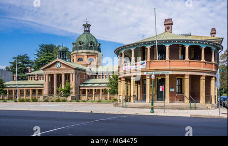 Bathurst Court House und die Mitchell Konservatorium Musikschule, Bathurst, zentralen Hochebenen, New South Wales, Australien Stockfoto