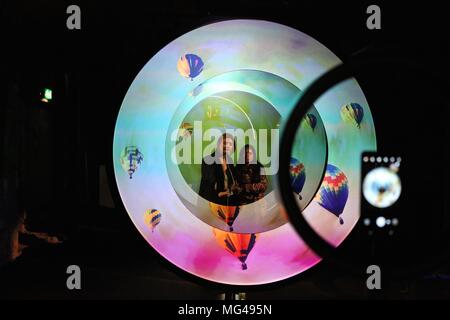 Die Kehrseite der VIP-PRIVATE VIEW, 26. April 2018 Stockfoto