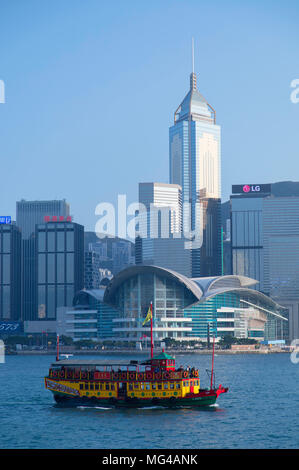 Tour Boot im Victoria Harbour und Hong Kong Island, Hong Kong Stockfoto