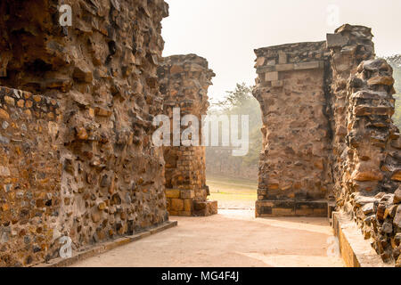 Qutb komplex (qutb), einer Reihe von Monumenten und Gebäuden in Mehrauli in Delhi, Indien. Weltkulturerbe der UNESCO Stockfoto