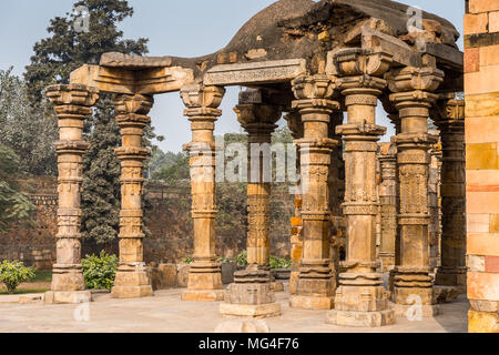 Qutb komplex (qutb), einer Reihe von Monumenten und Gebäuden in Mehrauli in Delhi, Indien. Weltkulturerbe der UNESCO Stockfoto