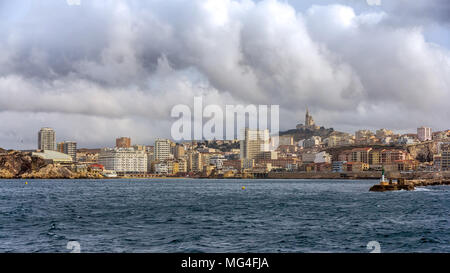 Anzeigen von Marseille aus Mittelmeer - Frankreich Stockfoto