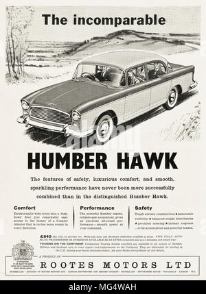 1950s Original Vintage Werbung Werbung neue Humber Hawk Familie Limousine von Rootes Motors Ltd durch die königliche Ernennung im englischen Magazin ca. 1958 Stockfoto