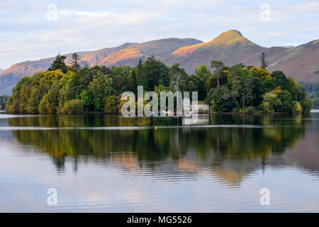 Derwent Insel in der Nähe von Keswick auf Derwent Water im Nationalpark Lake District in Cumbria, England Stockfoto