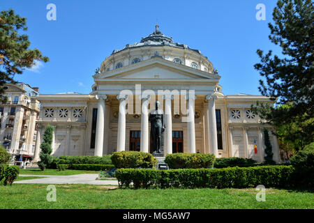 Bukarest, Rumänien - 22. APRIL 2018. Rumänische Athenäum, Touristen Attraktion in Bukarest, der Hauptstadt Rumäniens. Stockfoto