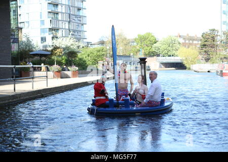 Whirlpool mit Royal lookalikes feiern Prinz Harry's Junggesellenabschied am 26. April 2018 Stockfoto