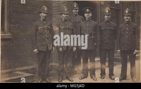 Echten photographische Postkarte von Metropolitan Police Officers Stockfoto