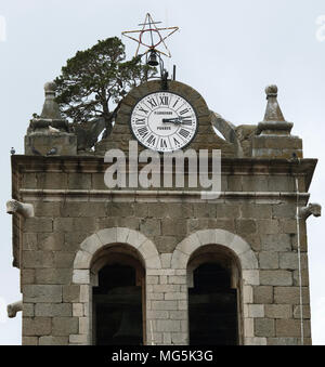 Mosset ist ein kleines Dorf, das hoch auf einem Hügel in den Pyrénées-Orientales Abteilung in Süd frankreich. Stockfoto
