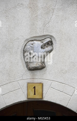 Mosset ist ein kleines Dorf, das hoch auf einem Hügel in den Pyrénées-Orientales Abteilung in Süd frankreich. Stockfoto