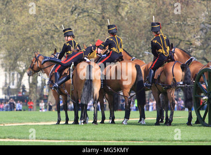 Die Household Cavalry, feiert 92. Geburtstag der Königin im Hyde Park, London, UK Stockfoto