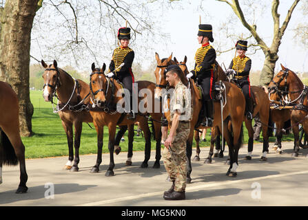 Die Household Cavalry, feiert 92. Geburtstag der Königin im Hyde Park, London, UK Stockfoto