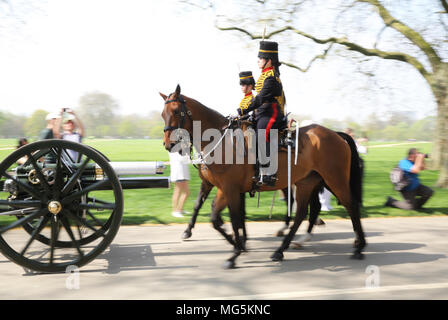 Die Household Cavalry, feiert 92. Geburtstag der Königin im Hyde Park, London, UK Stockfoto