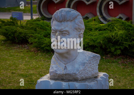 Moskau, Russland - April, 24, 2018: Marmor Büste von Josef Vissarionovich Stalin, in den gefallenen Monument Park, Moskau Stockfoto