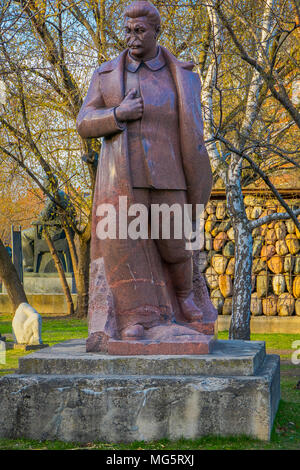 Moskau, Russland - April, 24, 2018: in der Nähe der Bronze Skulptur von Josef Vissarionovich Stalin, in den gefallenen Monument Park, Moskau Stockfoto